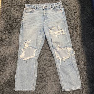 AE Curvy 90s Straight Leg Destroyed Jean